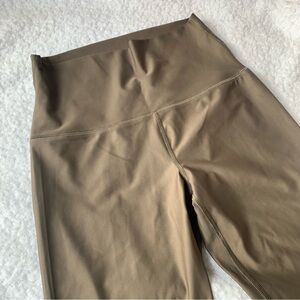 Aerie olive green high waisted 7/8 length leggings women’s size large athletic